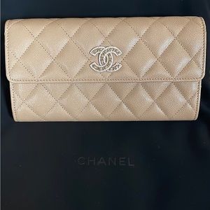 Caviar Quilted Crystal Chain CC Large Flap Wallet Beige